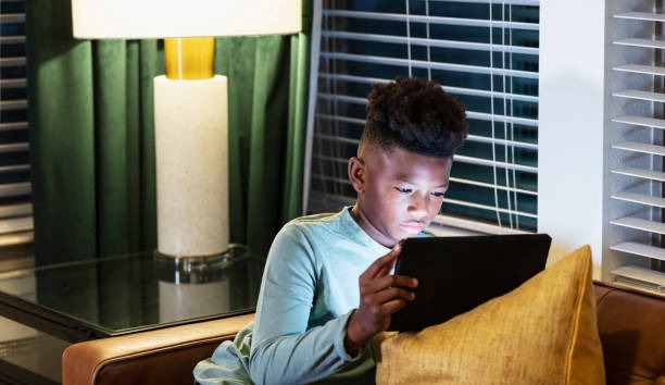 Child on his tablet